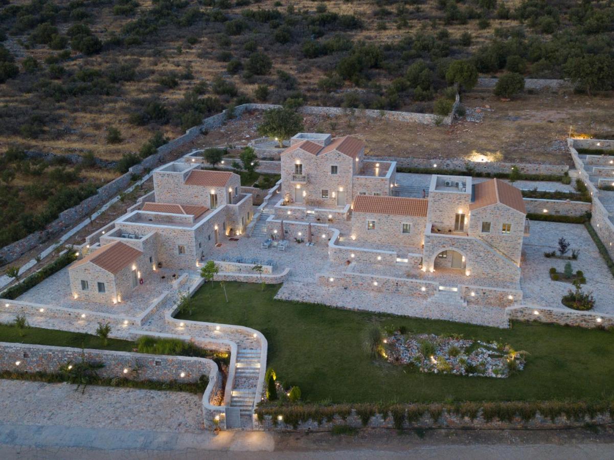 Armantanis Luxury Suites Areopoli Eksteriør billede